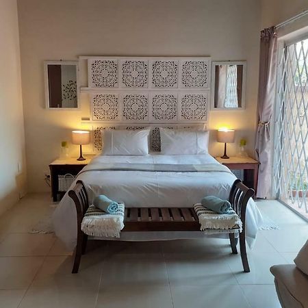 Summerstrand Self Catering For Two Port Elizabeth Eksteriør billede