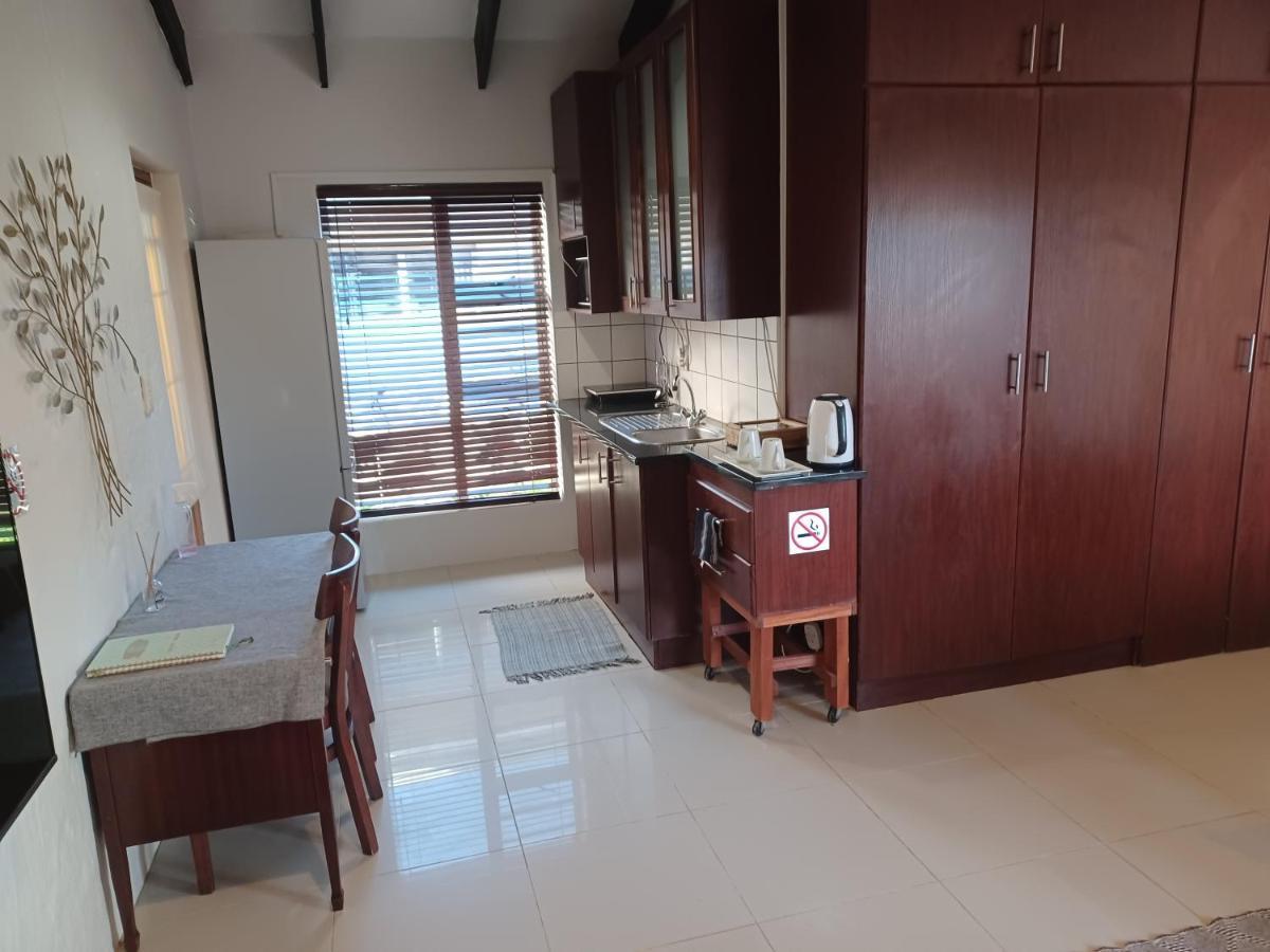 Summerstrand Self Catering For Two Port Elizabeth Eksteriør billede