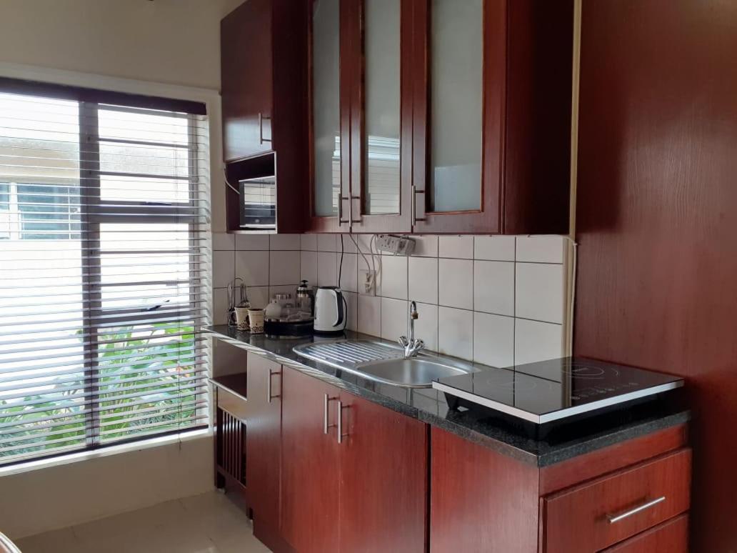 Summerstrand Self Catering For Two Port Elizabeth Eksteriør billede